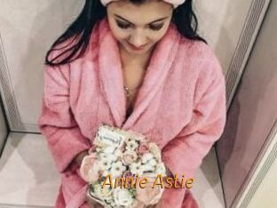 Annie_Astie