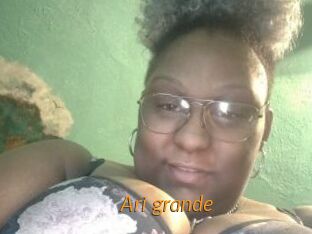 Ari_grande