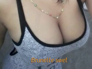 Brunette_swet