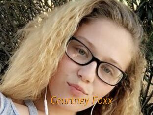 Courtney_Foxx