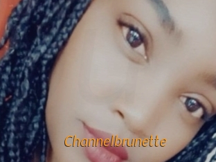 Channelbrunette