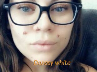 Dazeey_white