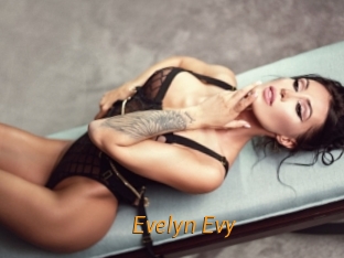 Evelyn_Evy