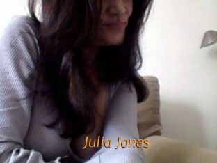 Julia_Jones
