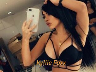 Kyliie_Foxx