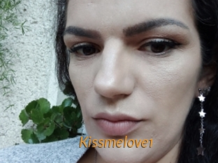 Kissmelove1