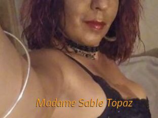 Madame_Sable_Topaz