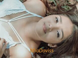 MiaDaviss