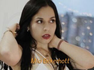Mia_Bekerhott