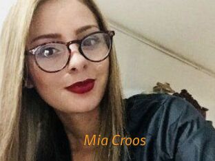Mia_Croos