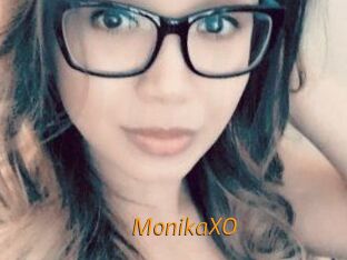 MonikaXO