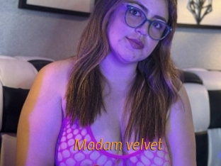 Madam_velvet
