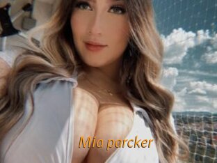 Mia_parcker