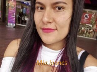 Mia_joones