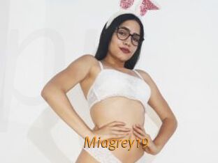 Miagrey19