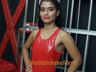 NiaVandervelden