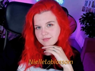 Nielletablossom