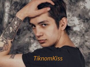 TiknomKiss