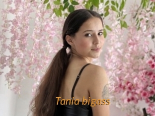Tania_bigass