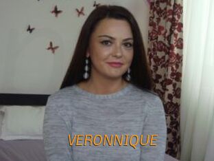 VERONNIQUE_