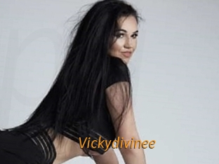Vickydivinee